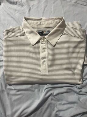 Callaway Men’s Cream and Light Gray Striped Polo
